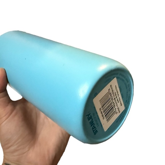 Stanley Classic Trigger-Action Travel Mug – 24oz / 709ml – Blue - Picture 4 of 8